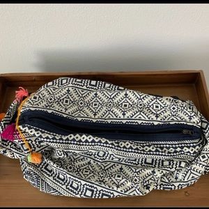 AE geometric sling bag